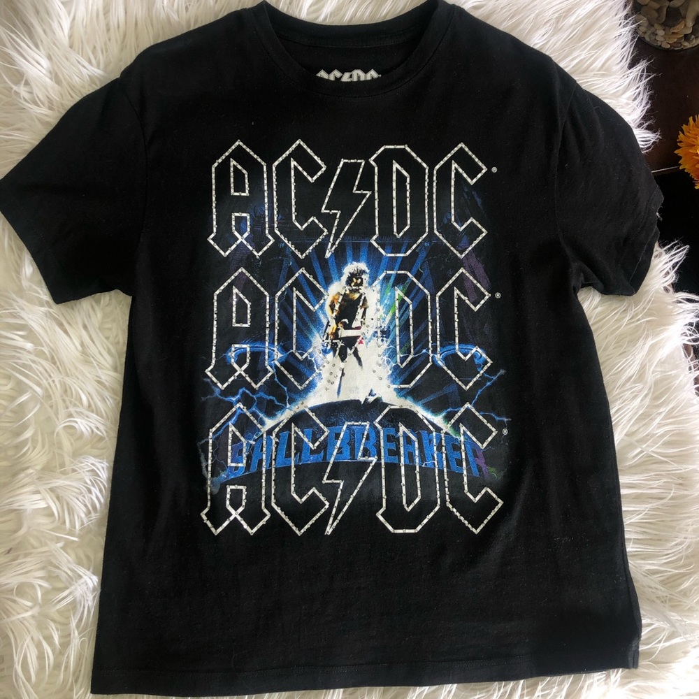 ACDC BAND TSHIRT. SIVLER SPARKLE &BEAUTIFUL DESIGN